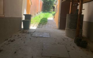 Casă în centrul Cisnădioarei cu 243mp de locuit și teren de 936mp - Poză 13