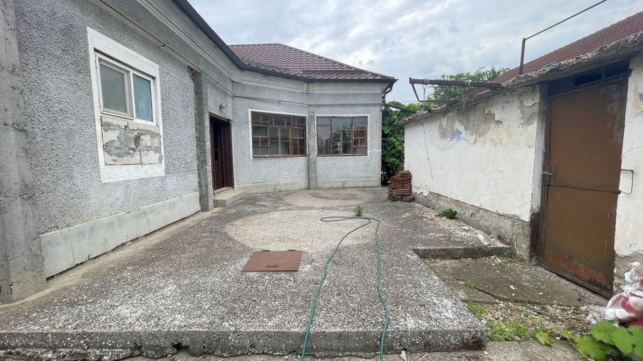 Casa cu teren de 915 mp și front de 20 ml - Poză 6