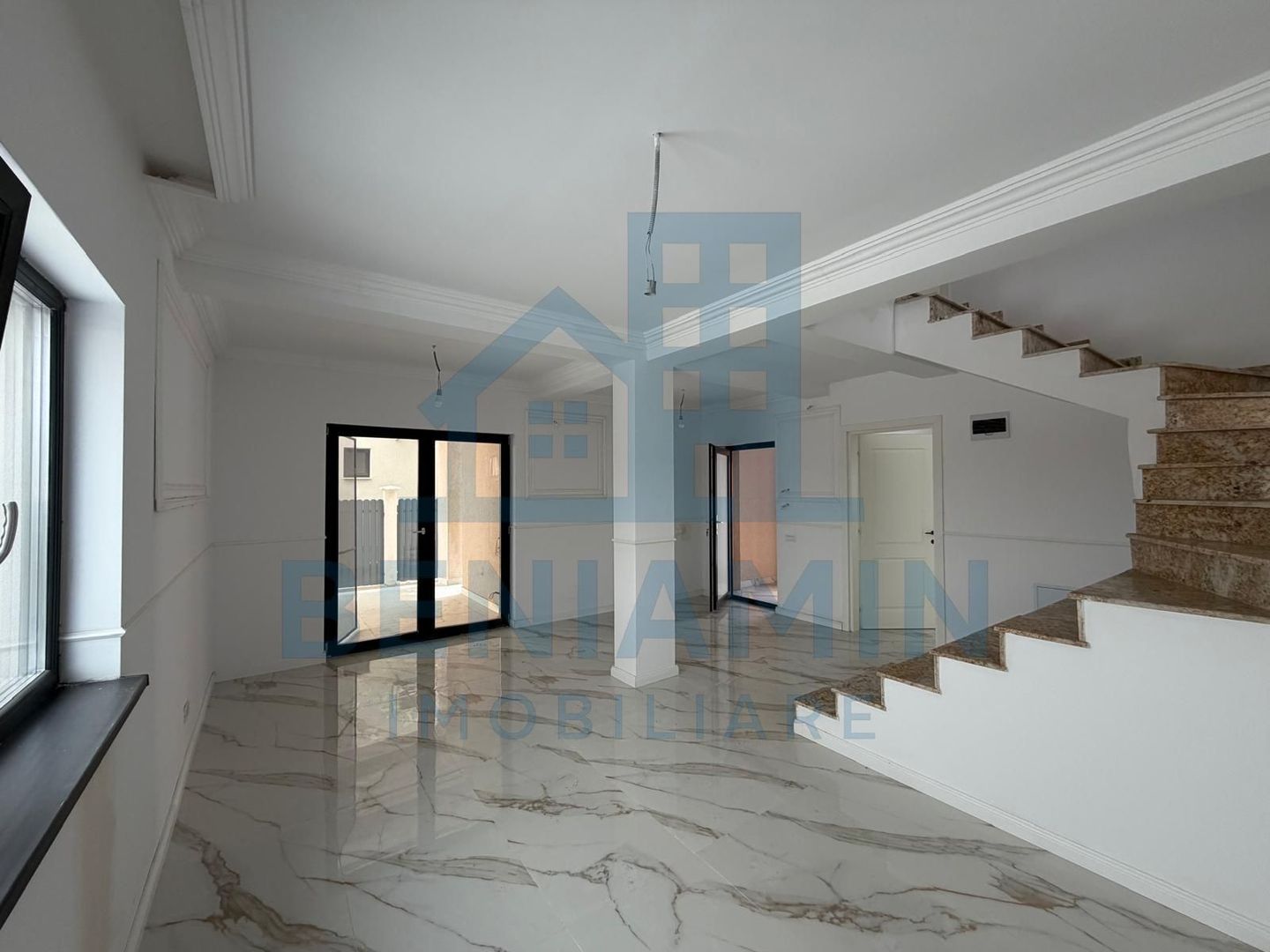 Casa P+1 Living-Bucatarie-3 Dormitoare-Toate utilitatile-Disponibila - Poză 3