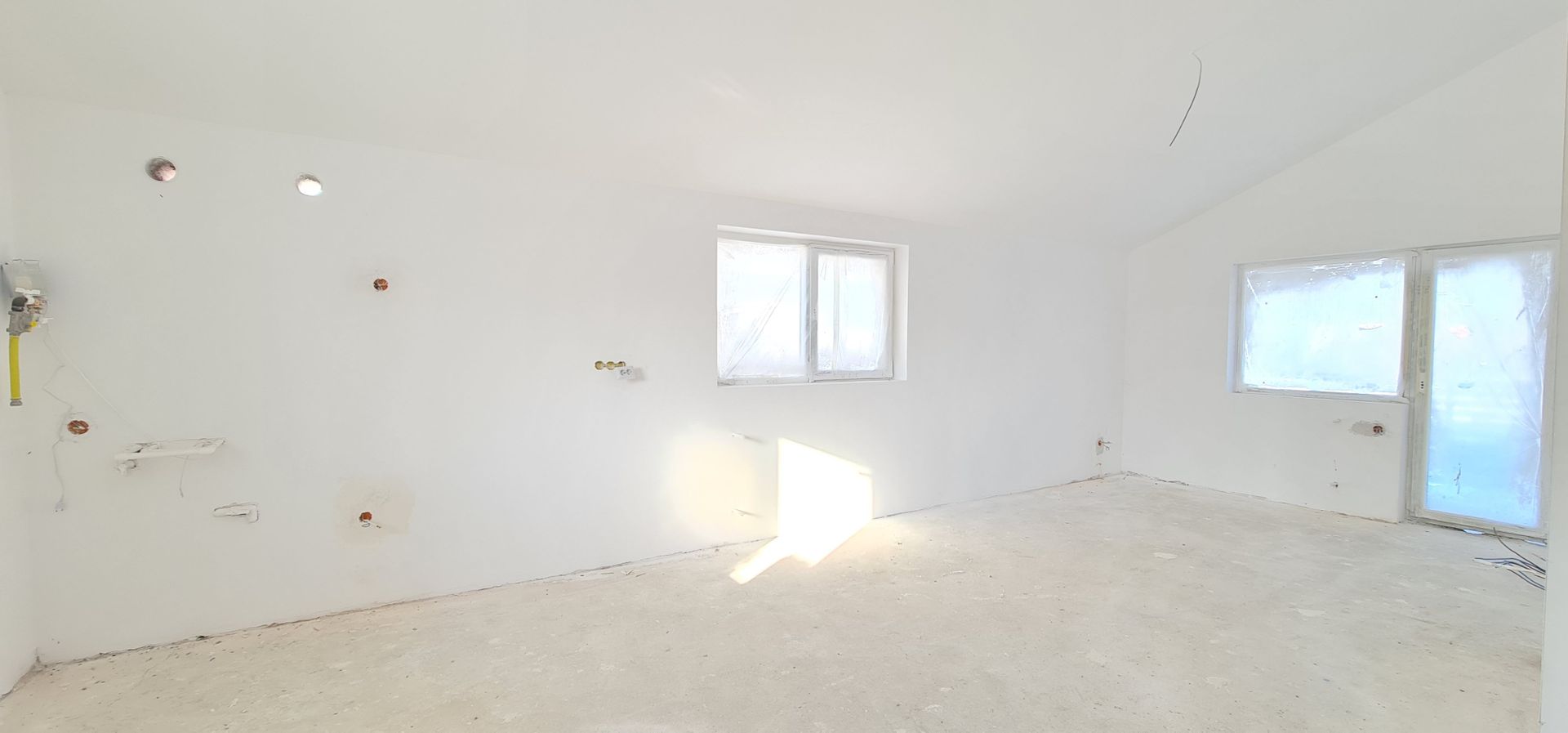 Casa individuala 5 camere cartier Izvor Tarlungeni - Poză 1