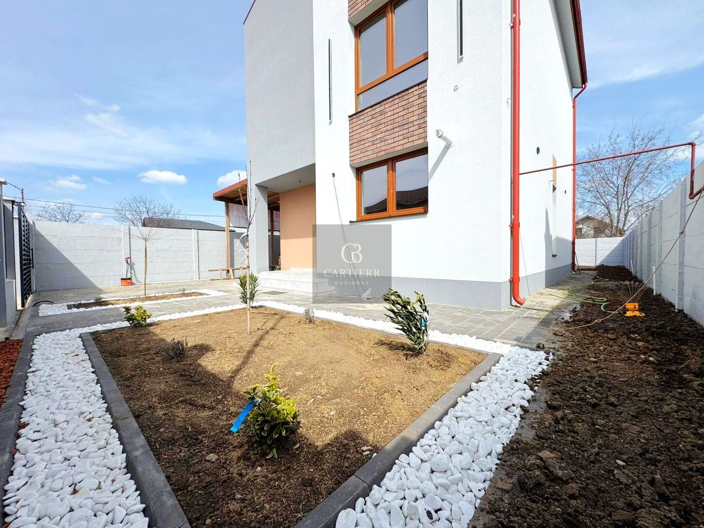 CASĂ + GARAJ | 5 CAMERE | BERCENI | - Poză 1