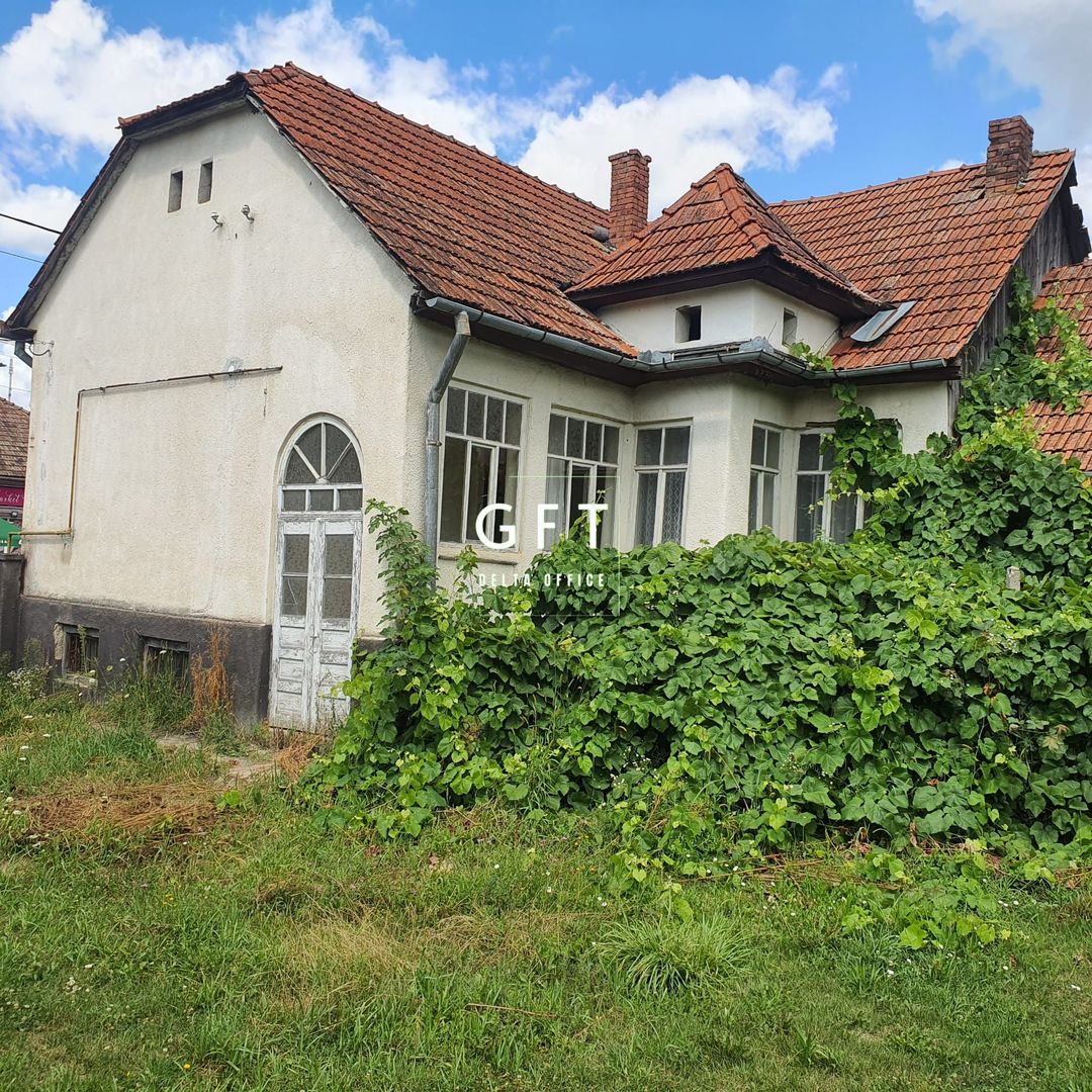 Casa cu teren de 40 ari,situata in centrul comunei Matei - Poză 1