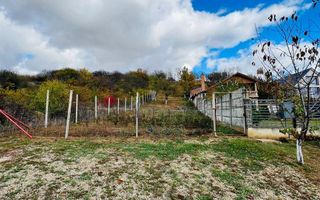 Teren intravilan in zona de dealuri cu toate utilitatile - Poză 1