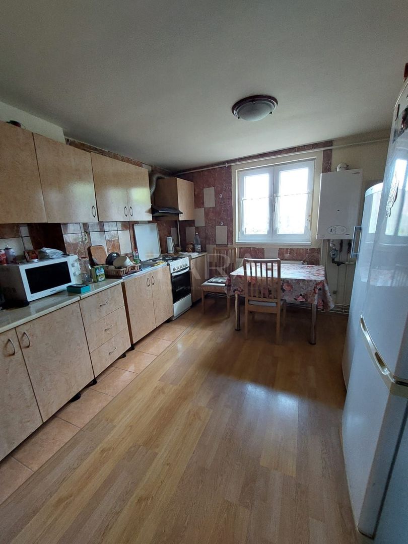 Casă cu potențial în Gruia – 4 camere, pod generos, zonă liniștită! - Poză 1