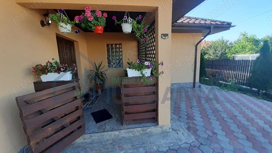 Casă de vânzare - Poză 1