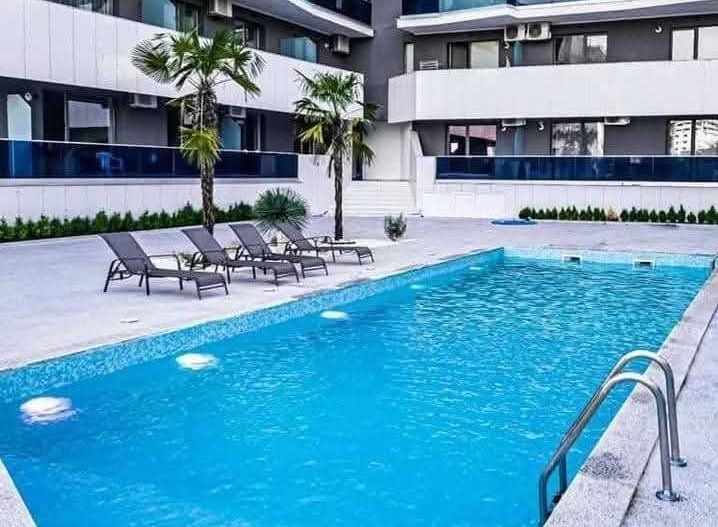 Garsonniera de vanzare in Mamaia Nord cu Piscina Exterioara si parcare - Poză 1