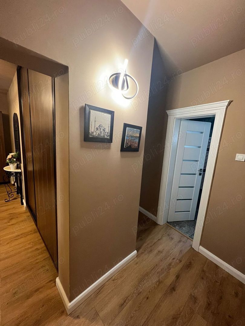 De vânzare apartament 3 camere zona unirii - Poză 1