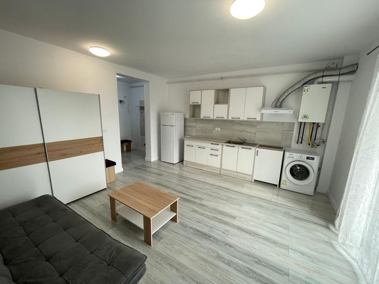 Giroc-Eso | De Inchiriat | 1 Camera | Mobilat si Utilat | Loc de parcare - Poză 1