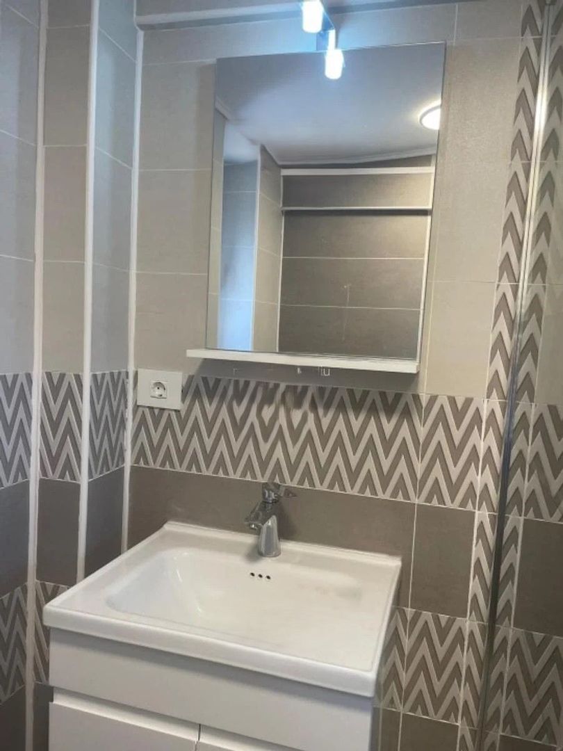 Inchirere vila deosebita si moderna in Vatra Luminoasa - Poză 8