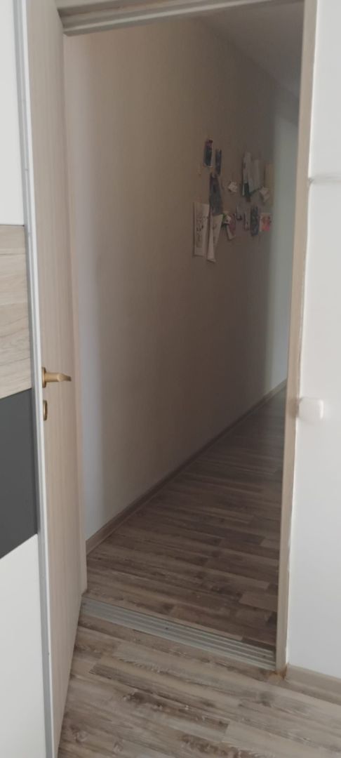Apartament cu trei camere, zona Straduintei, 95.000€ negociabil - Poză 7
