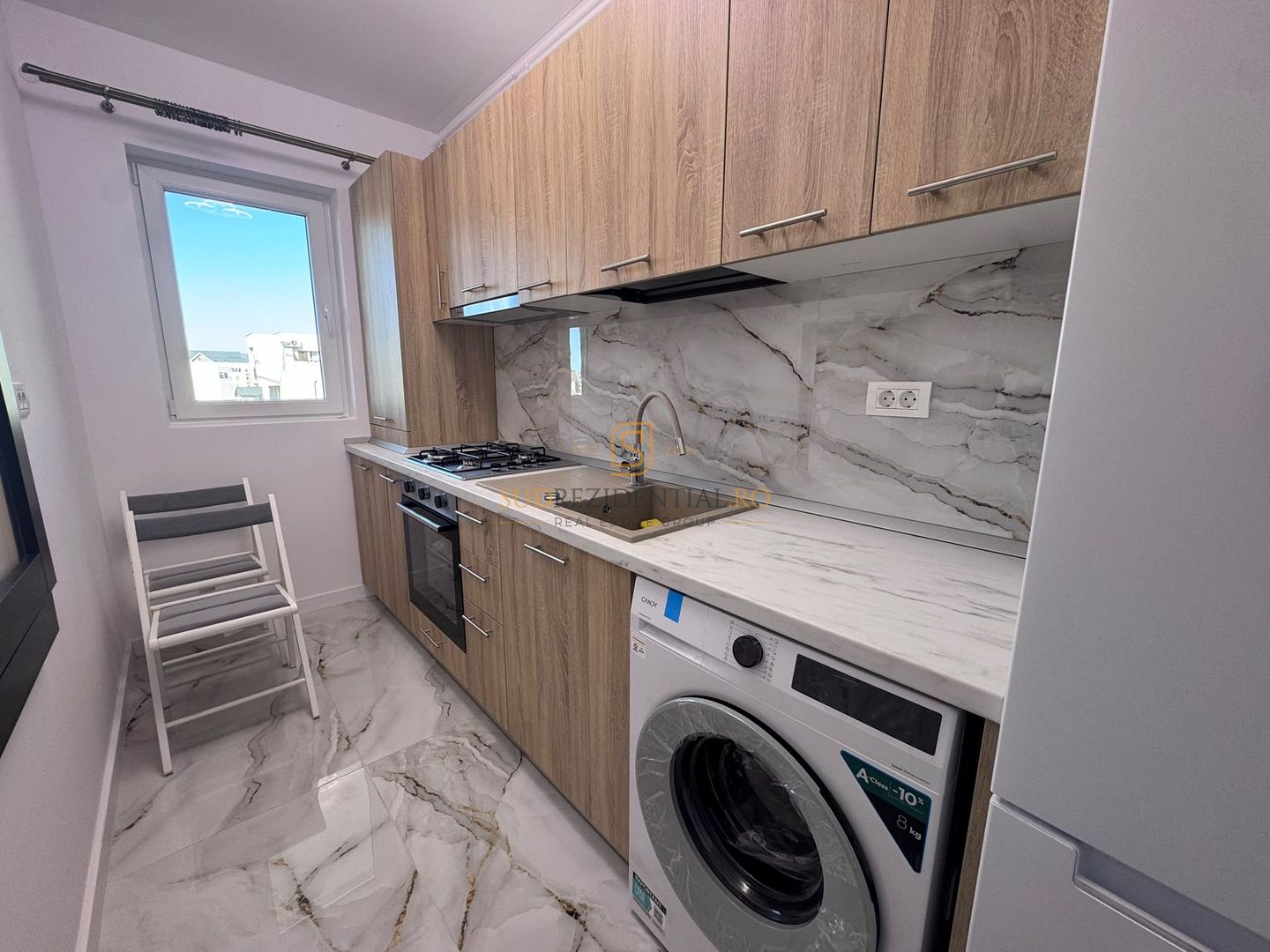 Apartament cu o camera, piscina exterioara, metrou Berceni - Poză 5