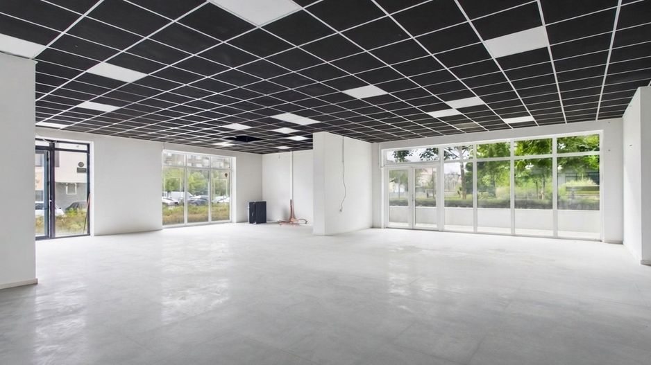 Spațiu comercial 220 mp, 9 parcări, Oradea - Poză 1