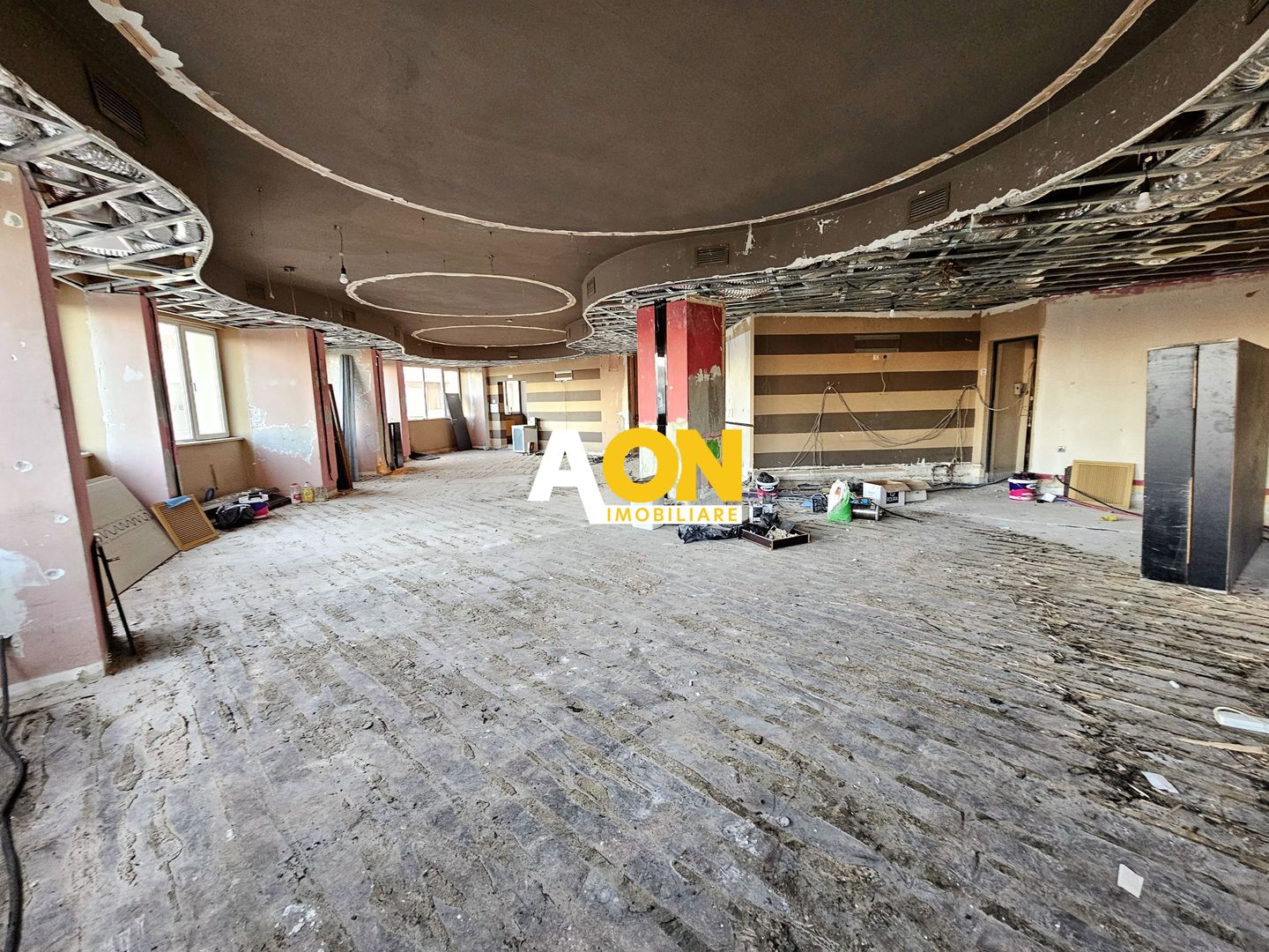 Spatiu comercial sau de birouri, 325 mp utili, M-uri - Poză 13