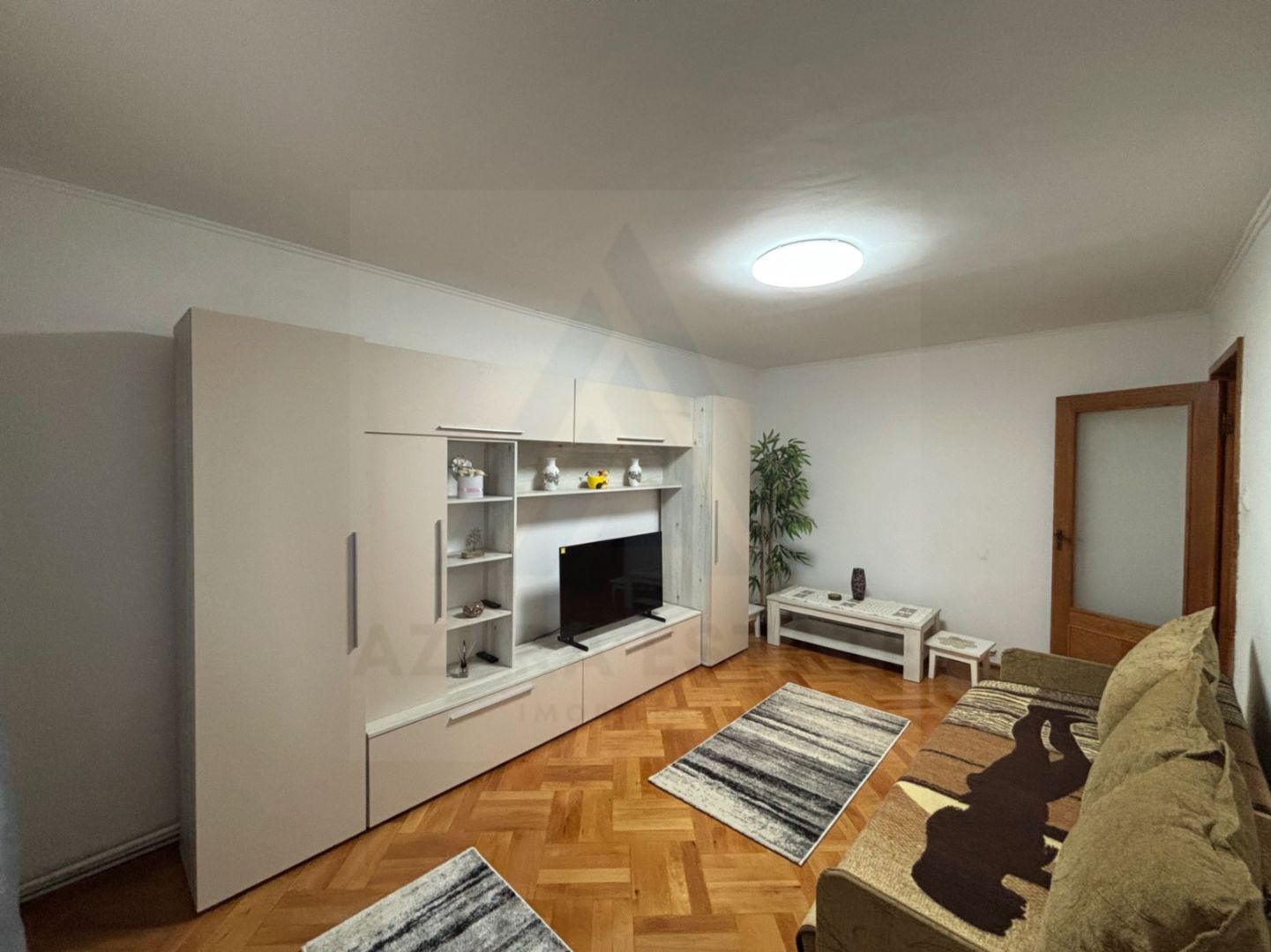 Apartament 3 camere 70 mp Parcul Sub Arini - Poză 4