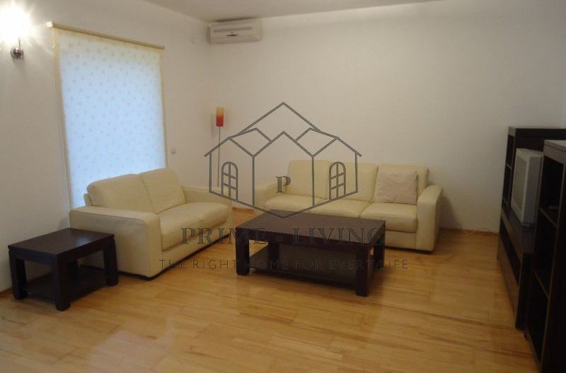 VILA RECENT RENOVATA LA INCHIRIERE - Poză 3