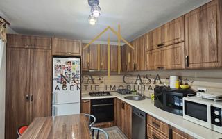 Casă / Vilă cu 5 camere de vânzare în Preajba - Poză 4