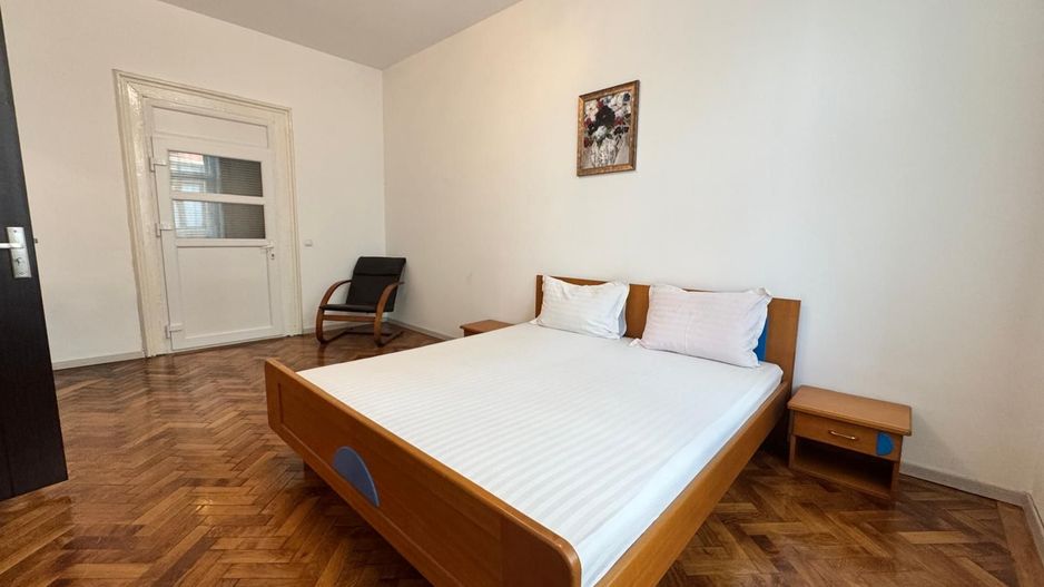 Apartament de inchiriat in centrul istoric - Poză 1