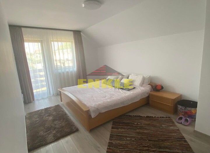 Casa , P+1+teren, 500 mp,situata in Curtesti ,pret 155000 Euro,mobilata si uitilata - Poză 7