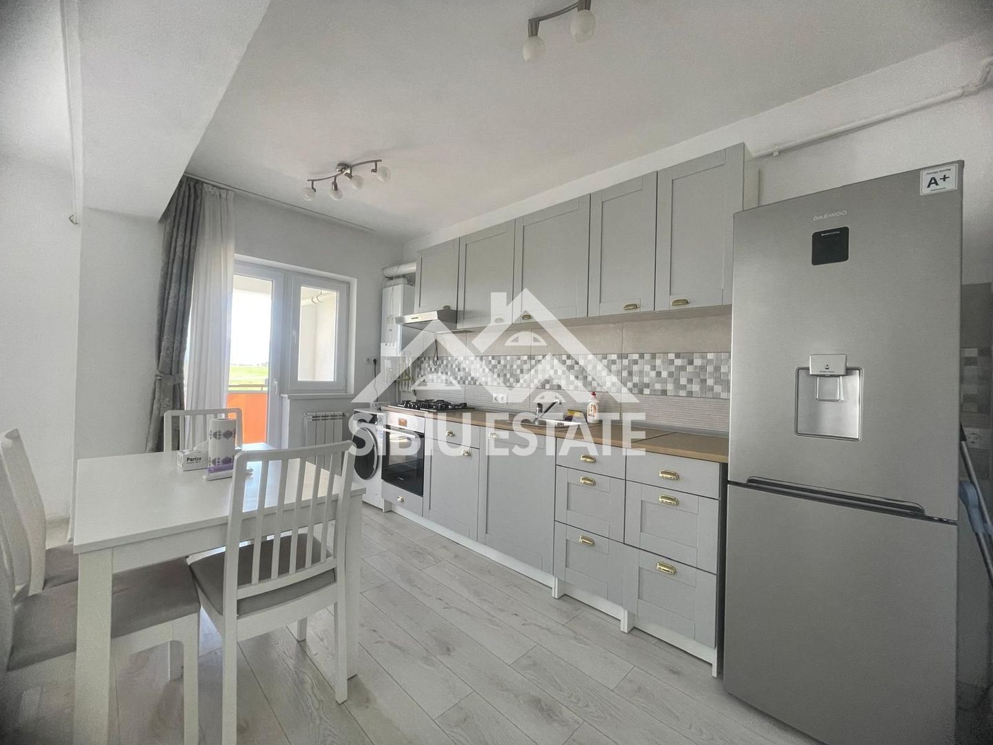 Apartament de inchiriat 3 camere  Zona strada Liviu Ciulei - Poză 1