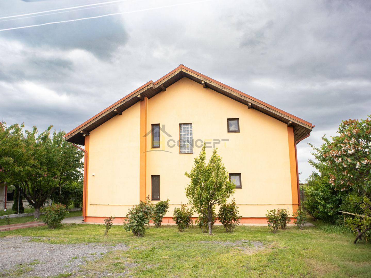 Vila spatioasa pt doua familii 10 camere Clinceni Monumentul Eroilor - Poză 1