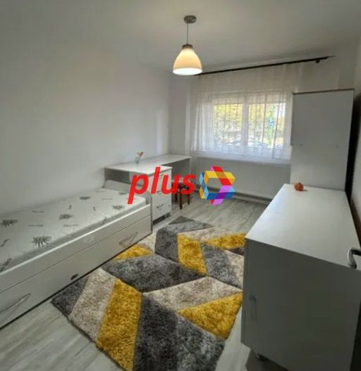 Apartament cu patru camere, zona Florilor/Craiter , 80 mp - Poză 7