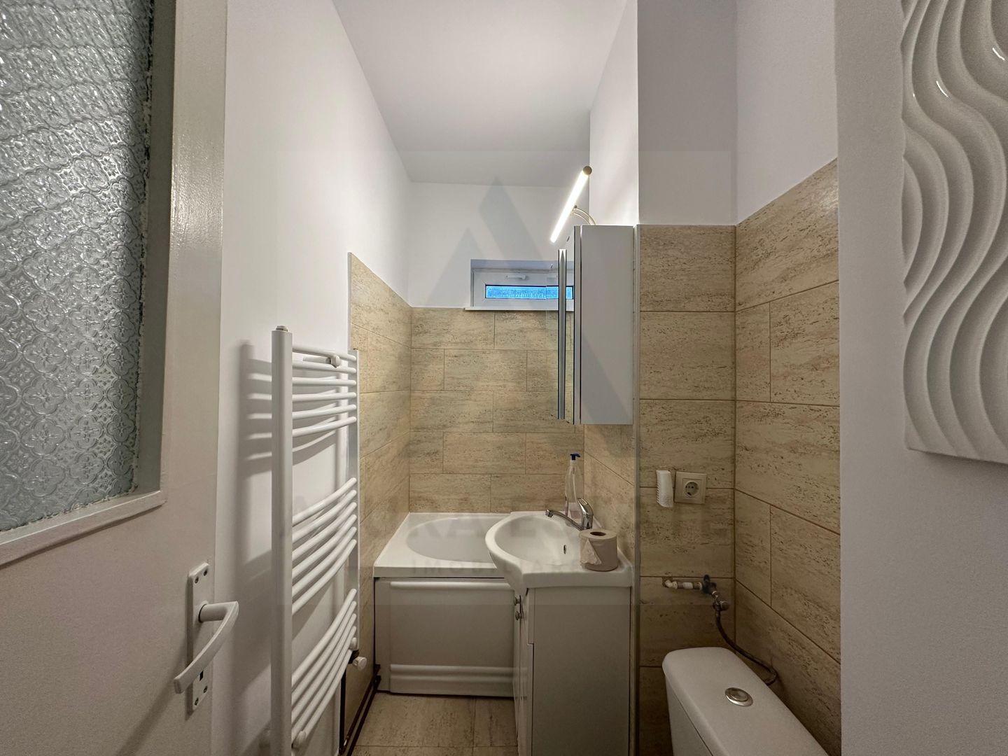 Apartament 2 camere bucatarie inchisa si baie cu geam pe Nicolae Iorga - Poză 5