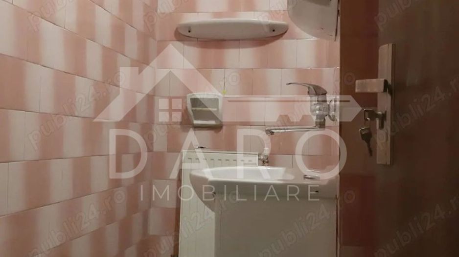 Apartament spațios 3 camere, zona centrala , Poli 2 - Poză 8