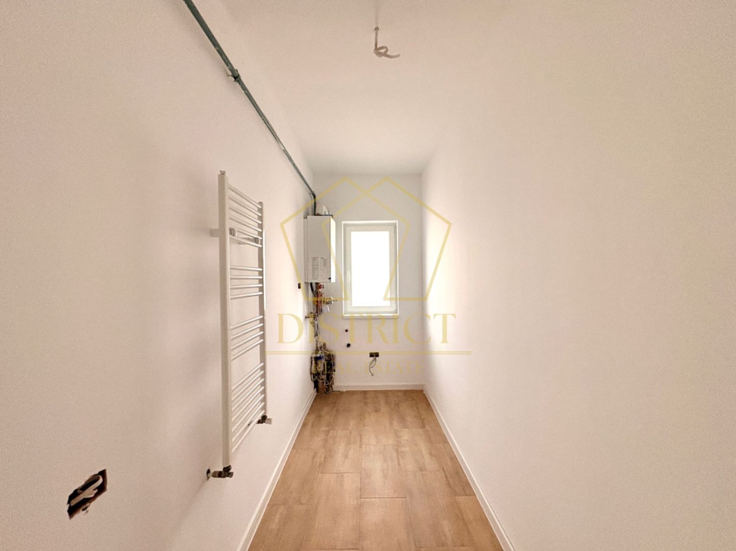 Duplex cu 4 camere, despărțit prin camera tehnica | Mosnita Veche - Poză 16