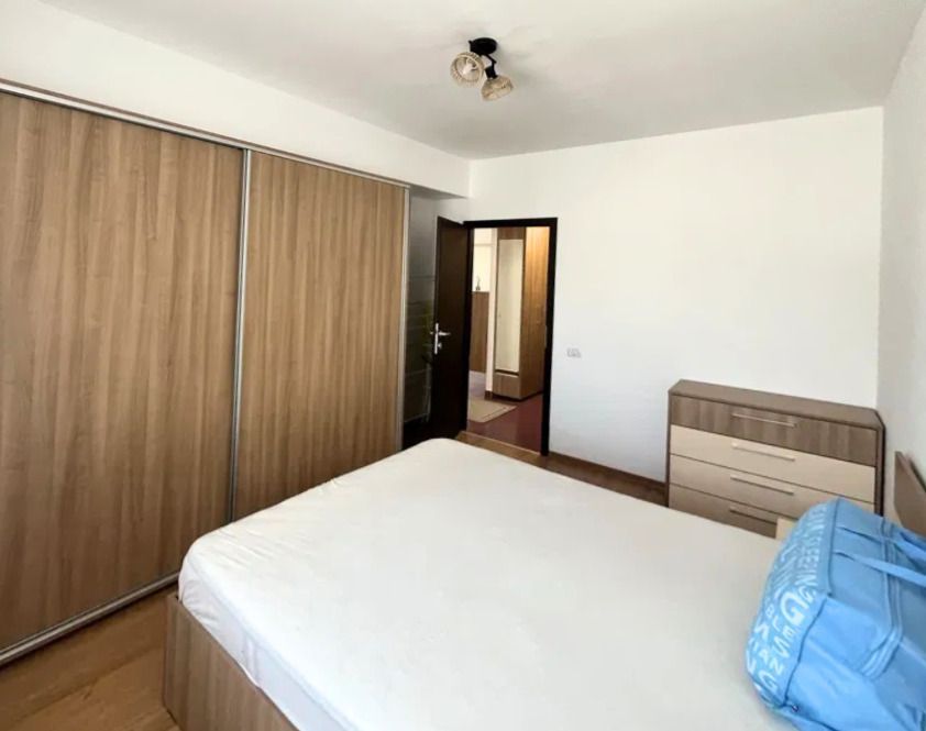 Un apartament care bifează exact ce contează spațiu lumină liniște și parcare - Poză 7