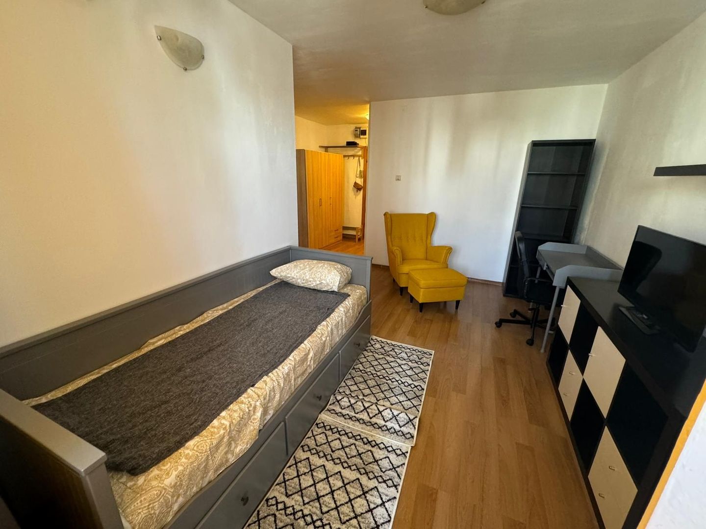 Garsoniera spatiosa, bloc mixt, 4 - 5min metrou Iancului, bolier montat, renovat - Poză 1