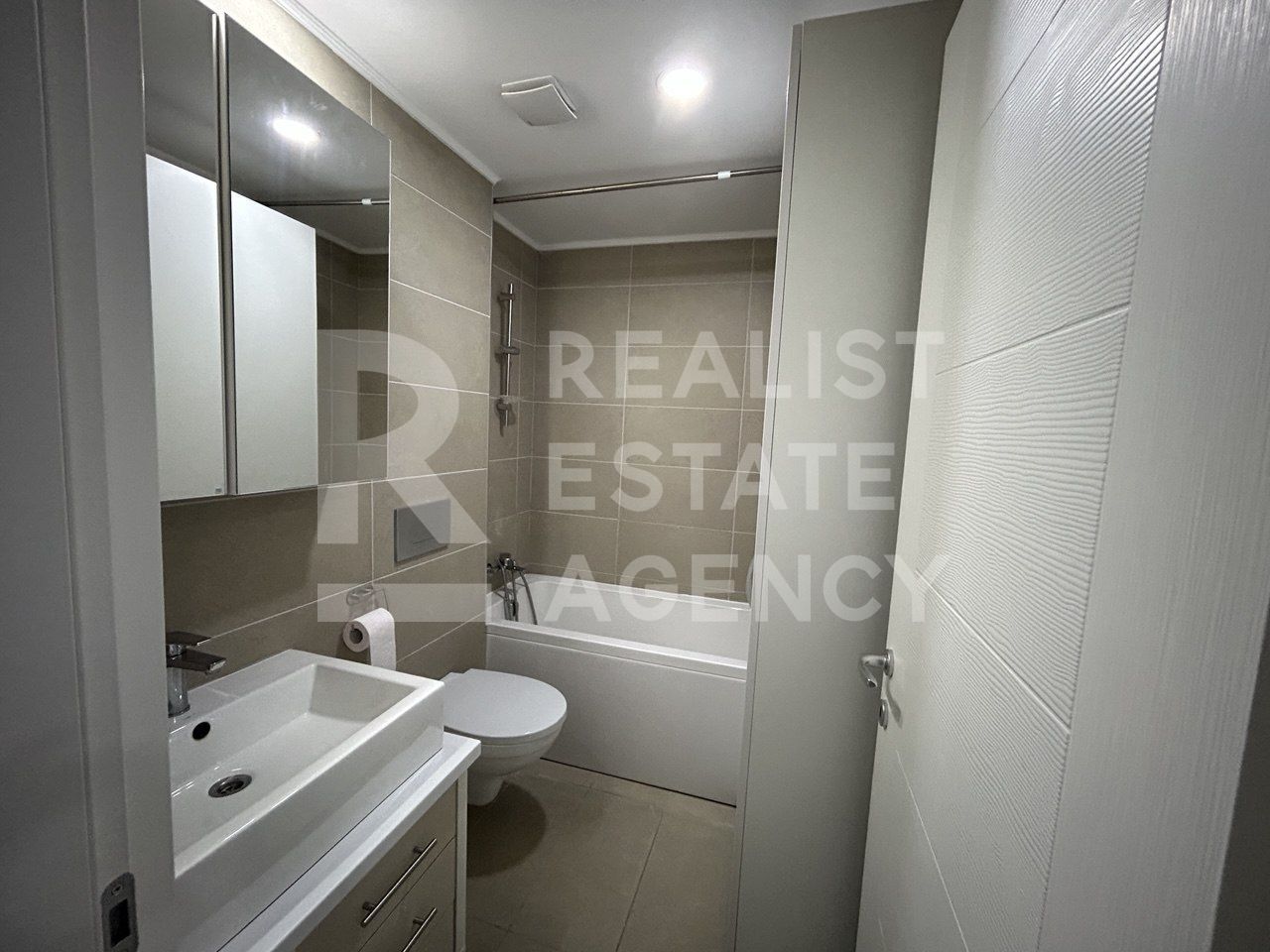 Apartament cu 2 camere, Cosmopolis, mobilat și utilat, loc de parcare - Poză 8