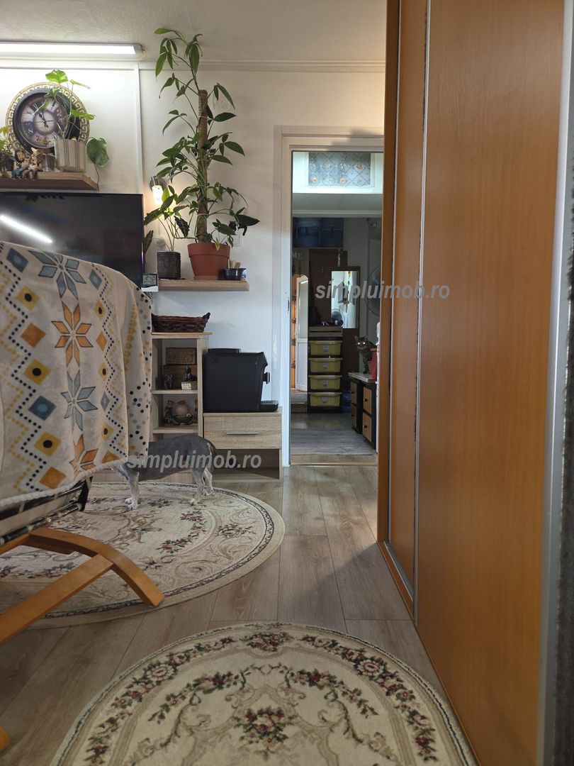 3 camere renovat Brancoveanu stradal Sector 4 - Poză 2