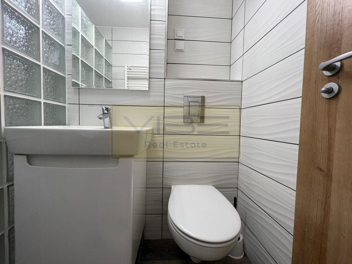 Apartament 2 dormitoare + living Podu Ros - Poză 21