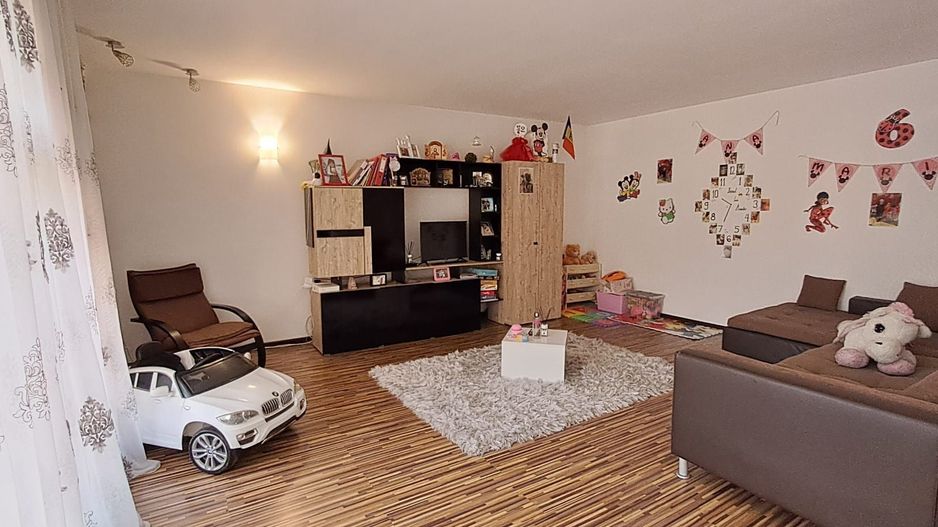 Floresti - Stoenesti, Jud. Giurgiu, vila + garaj + beci, teren 1400 mp - Poză 4