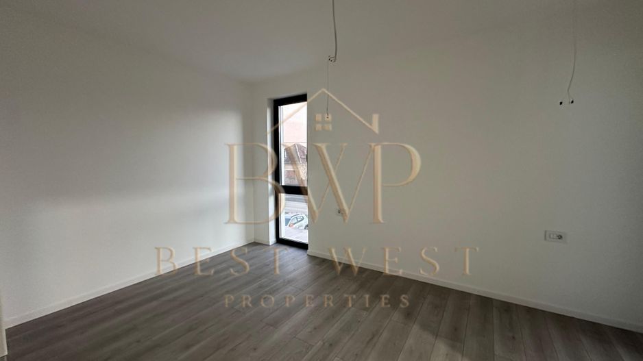 Duplex 1/2, 4 camere, 3 băi, la strada principală Mosnita Veche - Poză 16