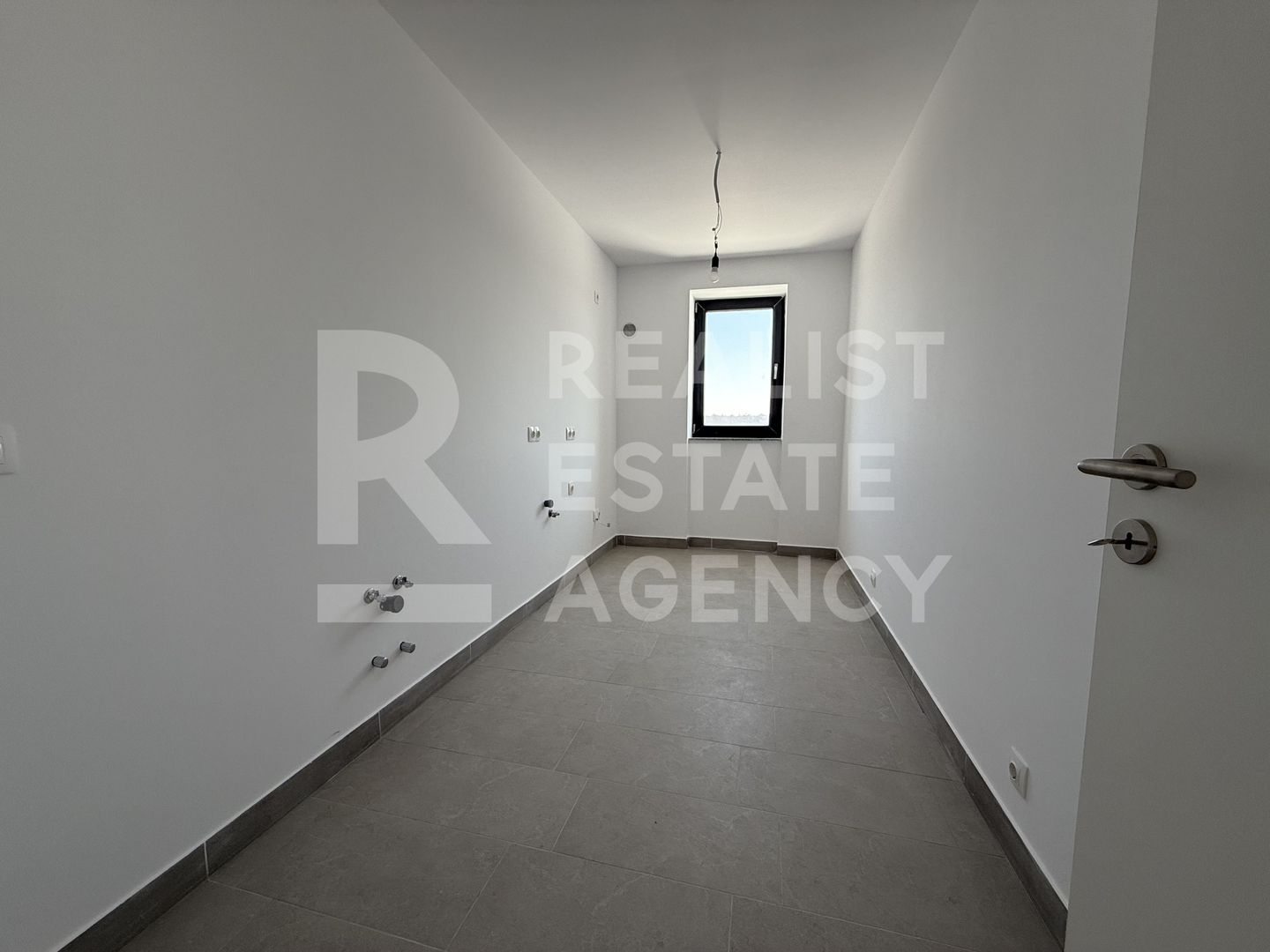 Apartament 2 camere de vânzare în nordul capitalei, lângă pădure - Poză 5