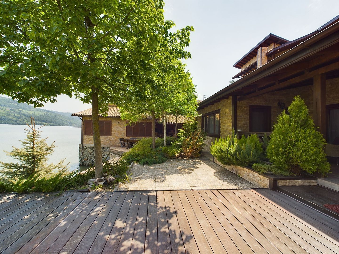 Pensiune de Lux pe Malul Dunării în Dubova - Poză 19