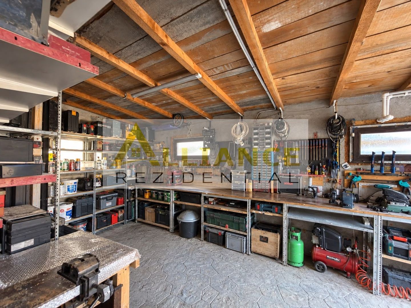 Casa P+E, 5 camere, teren 478 mp, garaj, beci, terasa si sistem fotoVo - Poză 16
