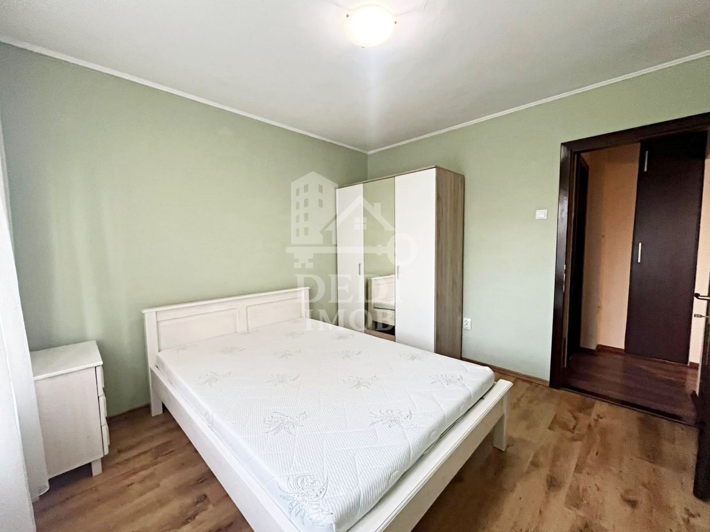 Apartament 3 camere de vanzare in zona Rogerius, Oradea - Poză 9