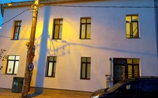 Vila  de inchiriat recent renovata - Poză 1