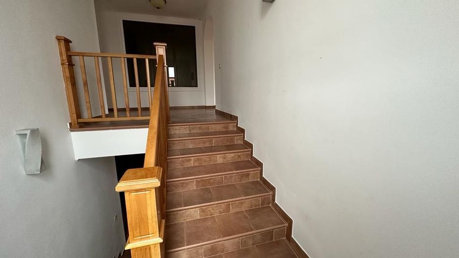 VILA  - ARADULUI. -British - Poză 35