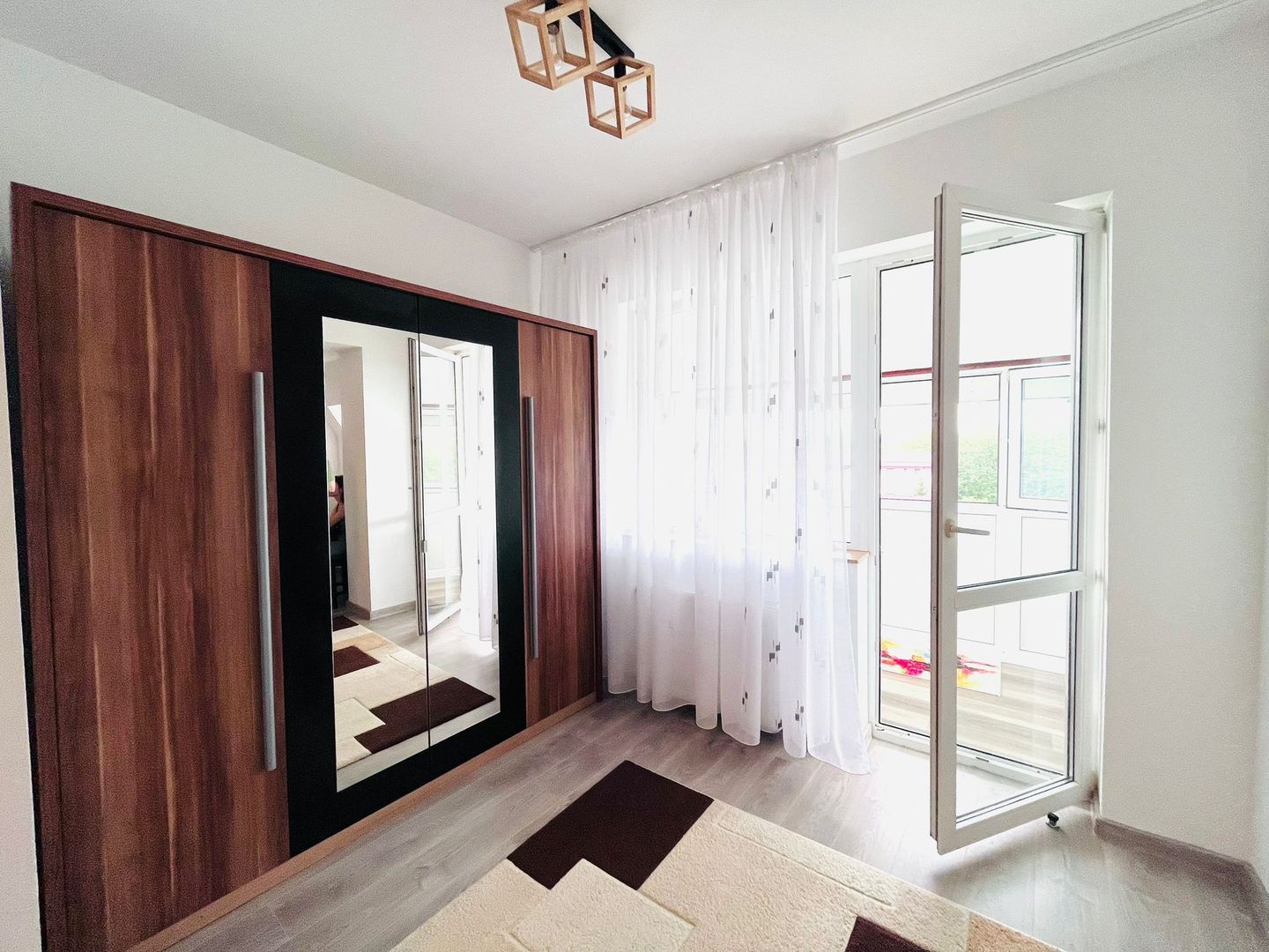 GARSONIERA MODERNA DECOMANDATA BLOC 2006 METROU VALEA IALOMITEI - Poză 4