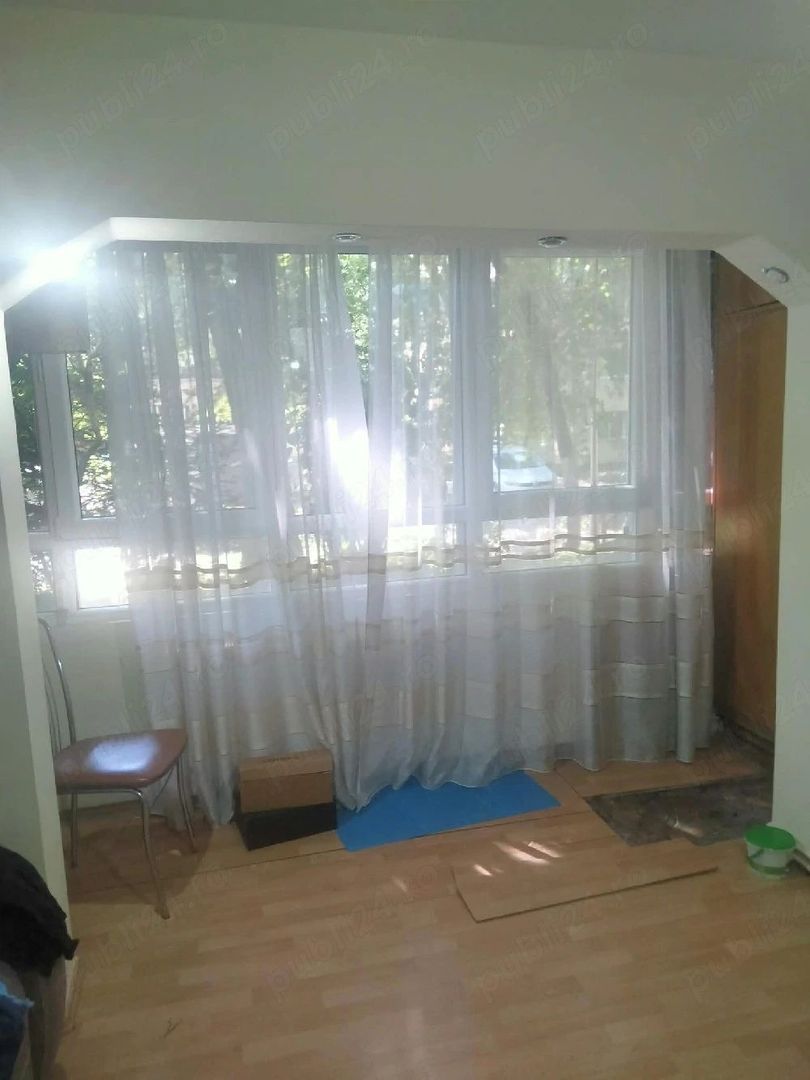 Apartament3 camere, Bld. Obregia, Zona Piata Straduintei. - Poză 2