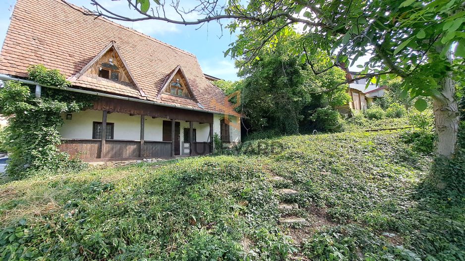 Casa individuala + teren 947 mp - Poză 1