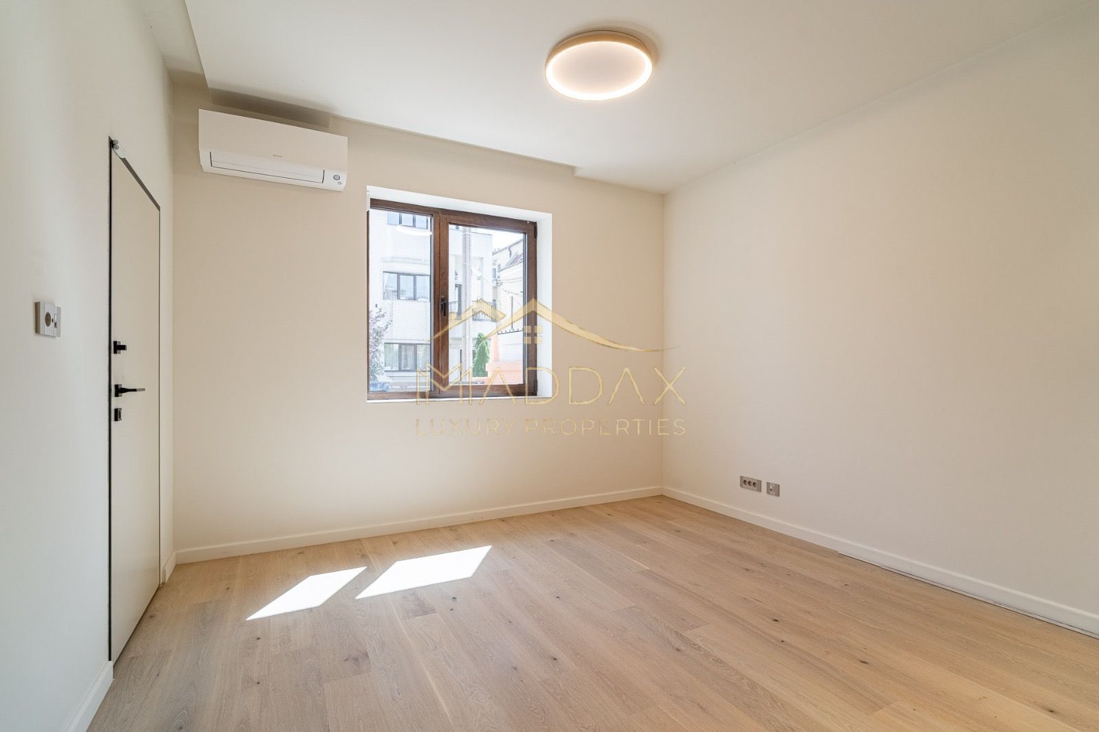 Vila Unica Noua cu 8 camere *300mp* /fotovoltaice si pompa cladura// Dorobanti - Poză 15