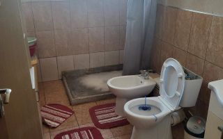 Apartament cu 3 camere, dispus pe 2 niveluri, Florești, zona Eroilor. - Poză 4