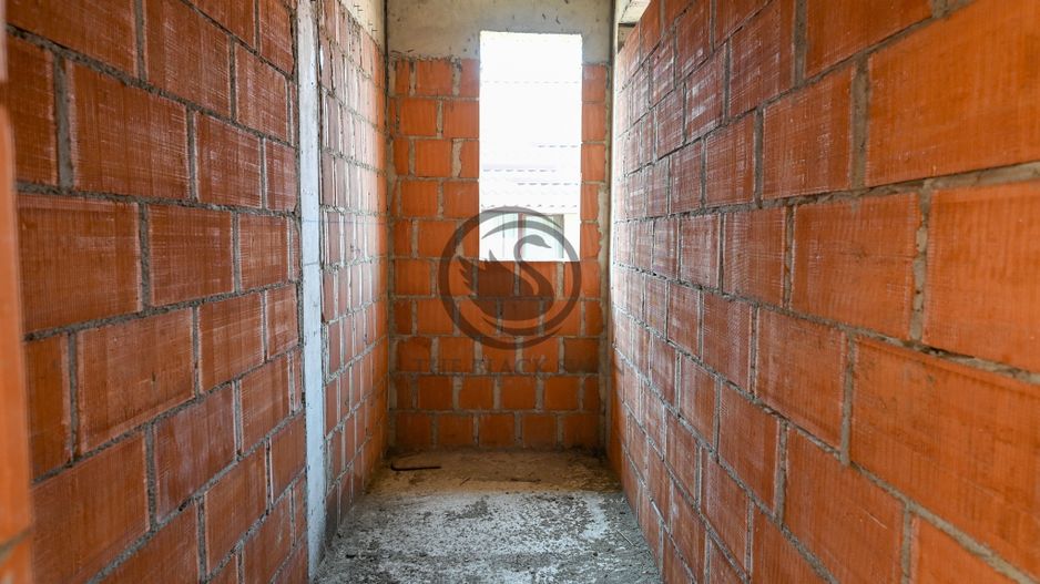 Casa la rosu de vanzare I Moderna I Zona Centrala - Ploiesti - Poză 18