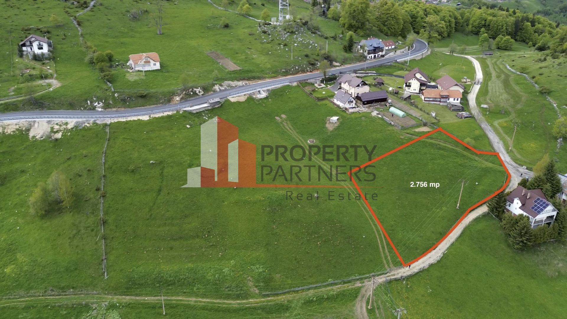 Teren Fundata cu vedere la muntii Bucegi - Poză 3