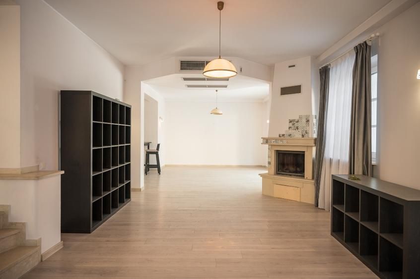 Pipera - Vilă modernă cu 4 dormitoare, curte generoasă și parcare subterană - Poză 1