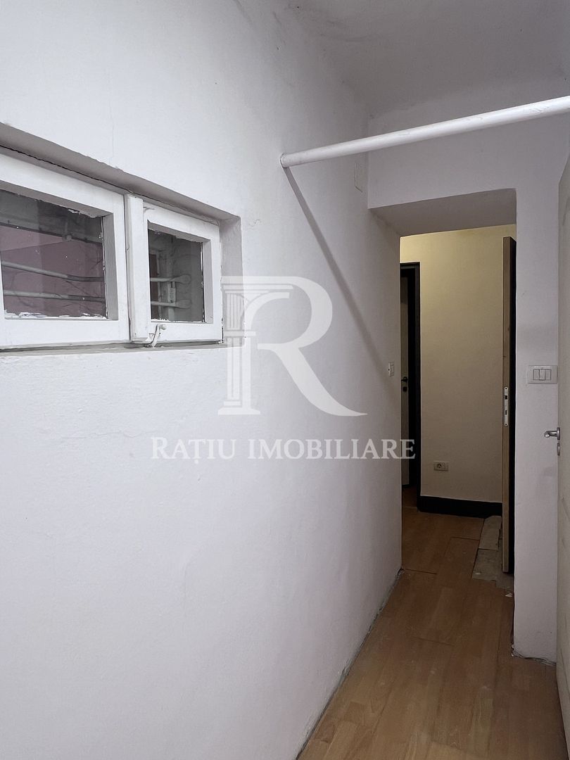 Spațiu Comercial în Imobil Istoric | Locație Ultracentrală | Oradea - Poză 12